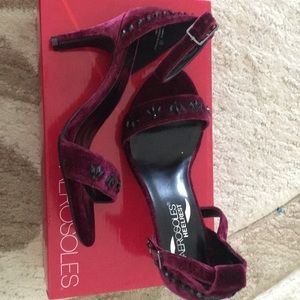 Aerosole Velvet heels